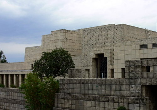 ennis_house1