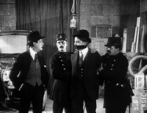 les_vampires-cops1