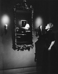 gertrud-and-mirror-without-reflection