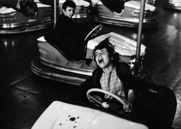 mouchette-in-bumper-car