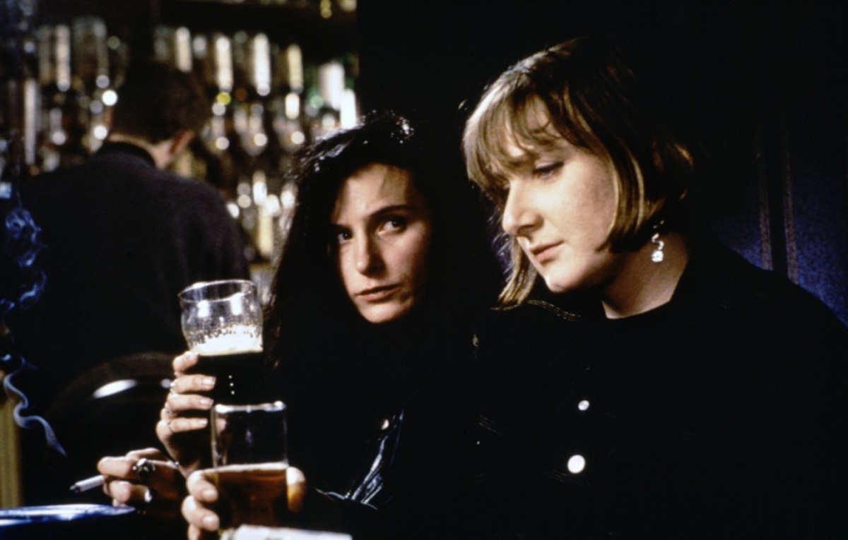 naked-katrin-cartlidge-and-lesley-sharp11