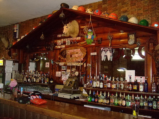 glacier-inn-bar