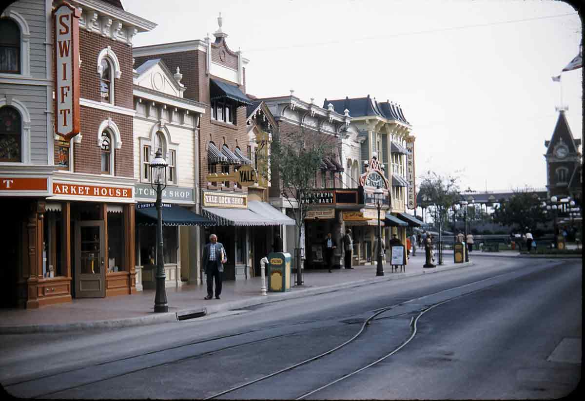 disneyland-mainstreet