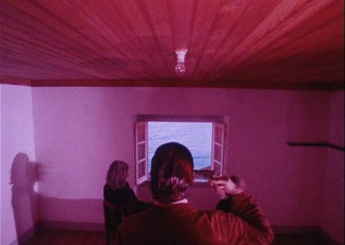 cityofpirates-window-red2