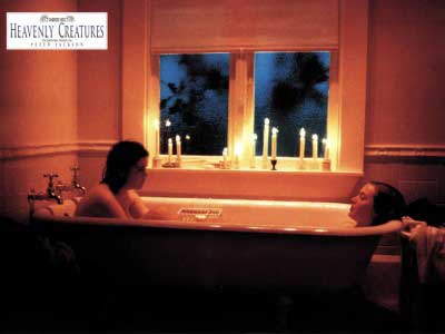 heavenly-creatures-bathtub
