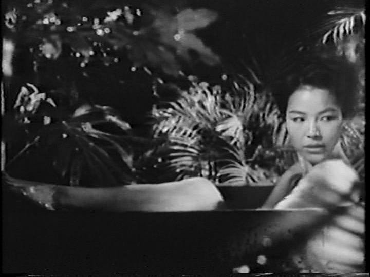anatahan-keiko-bath-leg