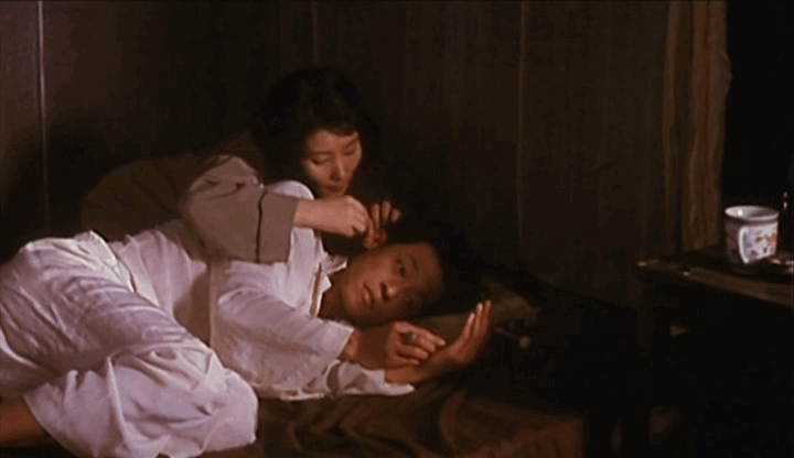 blush-coupleonbed