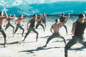 beau-travail-1998-001-topless-soldiers-desert-workout