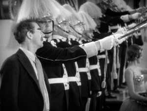 duck-soup-grouchosoldiers